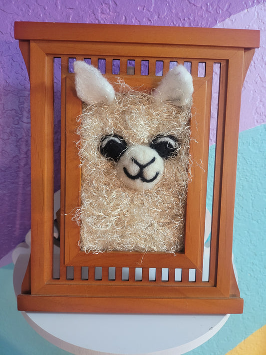 Alpaca thru the fence